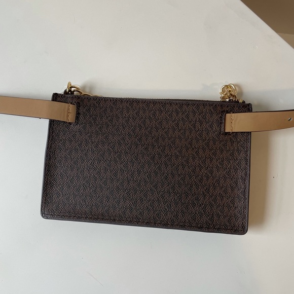 NWT MICHAEL MICHAEL KORS envelope style faux leather belt bag in brown - Picture 7 of 8